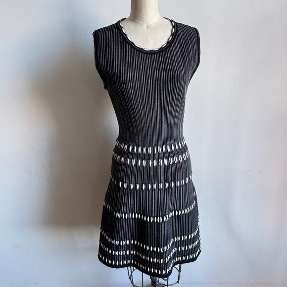 ALAÏA Black and White Striped A-line Sleeveless Dress - Picture 2 of 10